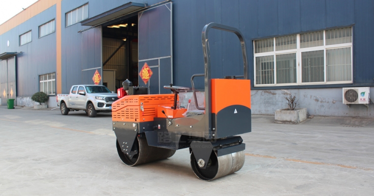 小型压路机在施事情业前应做好哪些准备事情？？？？