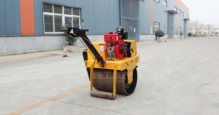 这些规模都可以使用手扶式压路机，，，您不知道吧？？？？？？