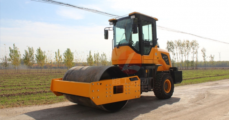 918博天堂集团关于小型压路机的详细先容